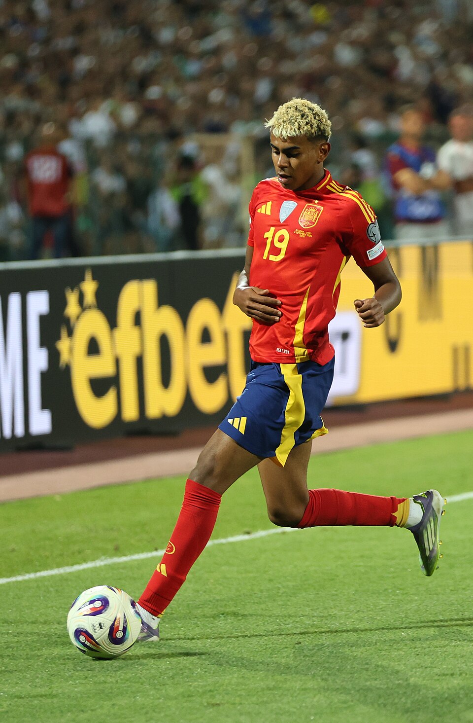 Lamine Yamal, top soccer player whose cards are the most collectible in 2026 — Top soccer football trading cards to collect in 2026 featuring Lamine Yamal Topps Chrome rookie card and Pedri